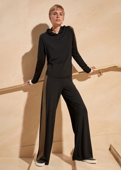 Side panel box hoody